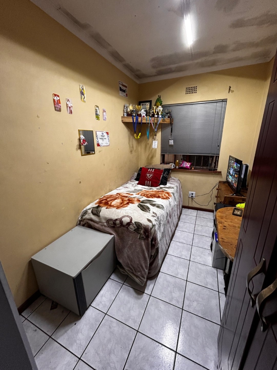 5 Bedroom Property for Sale in Colorado Park Western Cape
